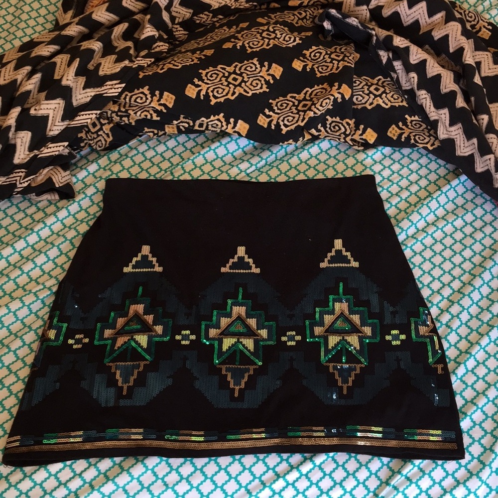 Geometric sequin mini skirt
